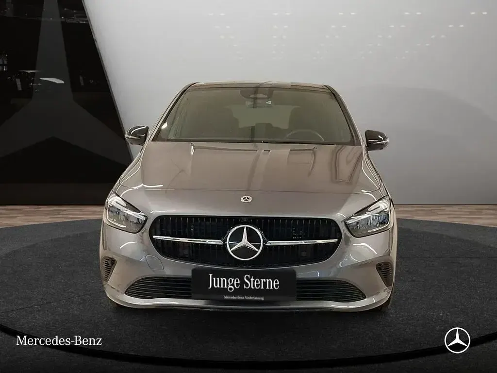 Gebraucht Mercedes B250e Progressive 163 PS (119 kW) 2025 Grau Kleinwagen