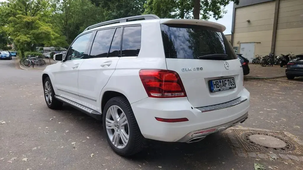 Gebraucht Mercedes GLK250 204 PS (150 kW) 2013 Weiß SUV