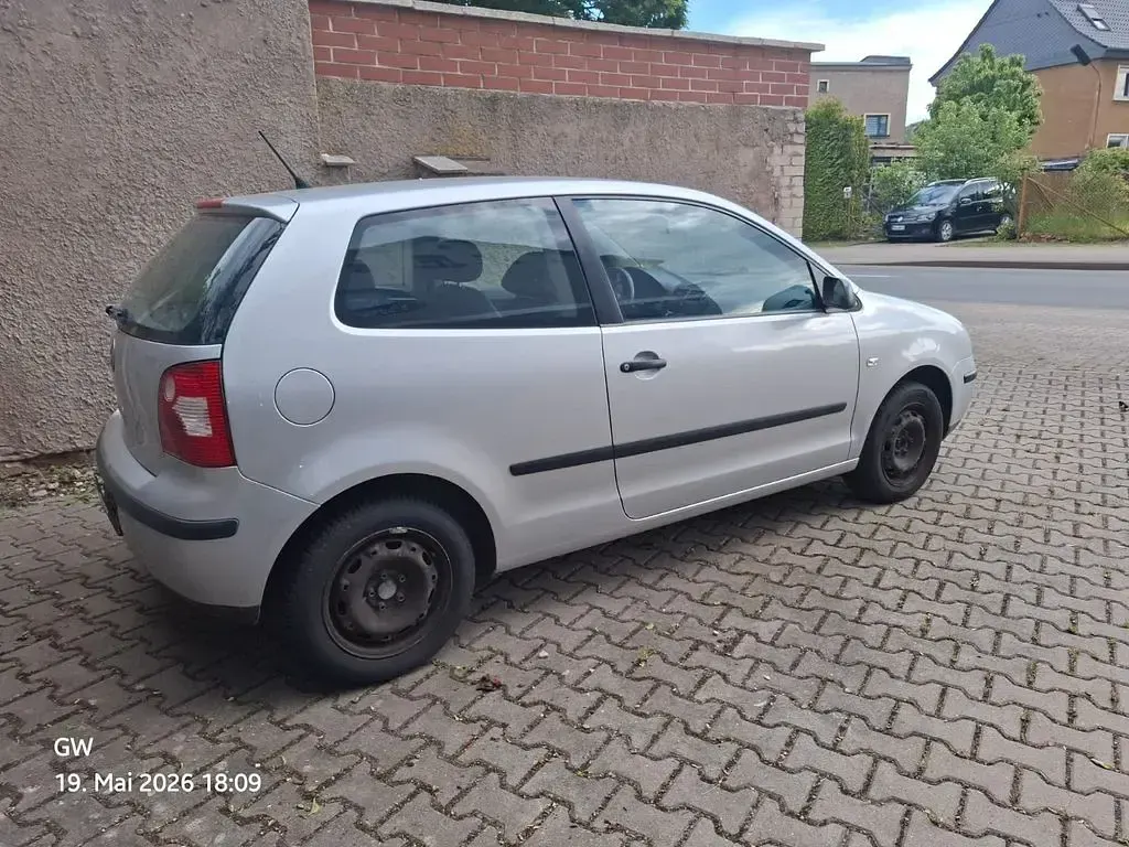 Gebraucht VW Polo Basis 54 PS (39 kW) 2002 Schwarz Limousine