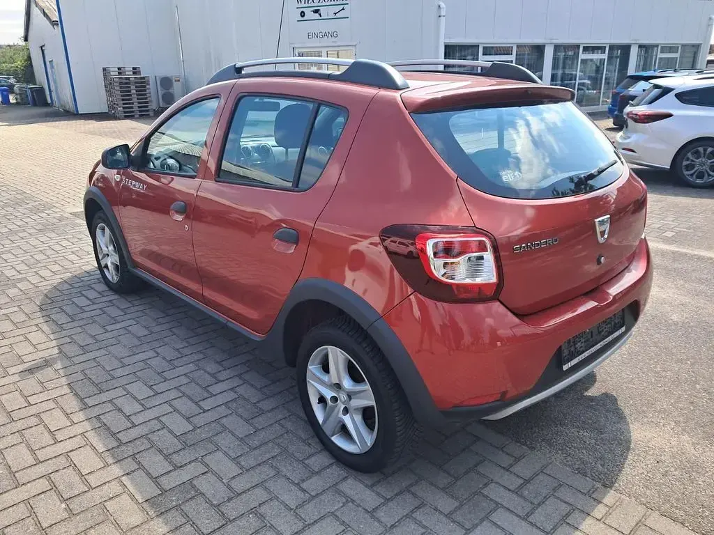 Gebraucht Dacia Sandero Prestige 90 PS (66 kW) 2014 Rot Limousine