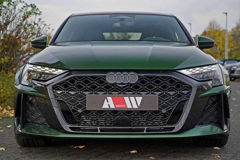 Gebraucht Audi RS3 Exclusive 400 PS (294 kW) 2025 Grün Limousine