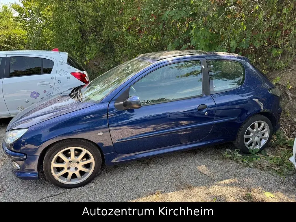 Gebraucht Peugeot 206 Tendance 109 PS (80 kW) 2002 Blau Kleinwagen