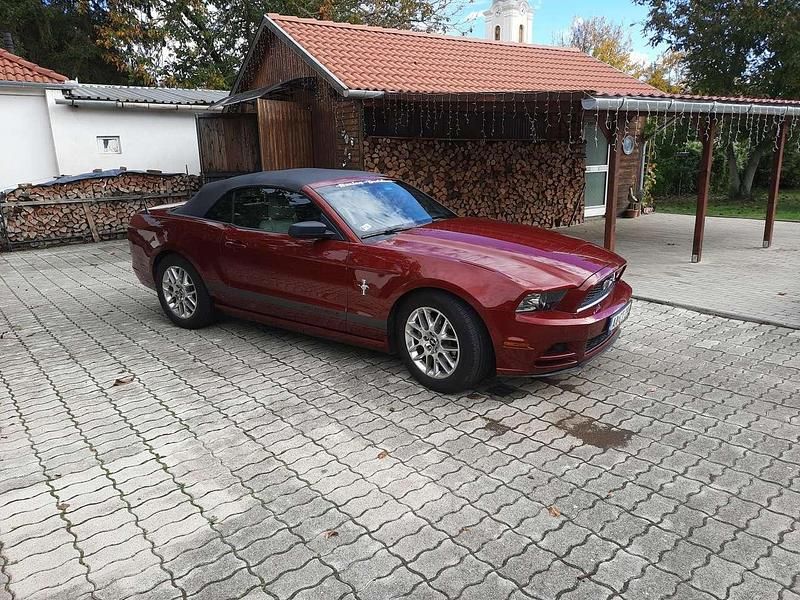 Usata Ford Mustang 309 CV (227 kW) 2013 Rosso Cabrio