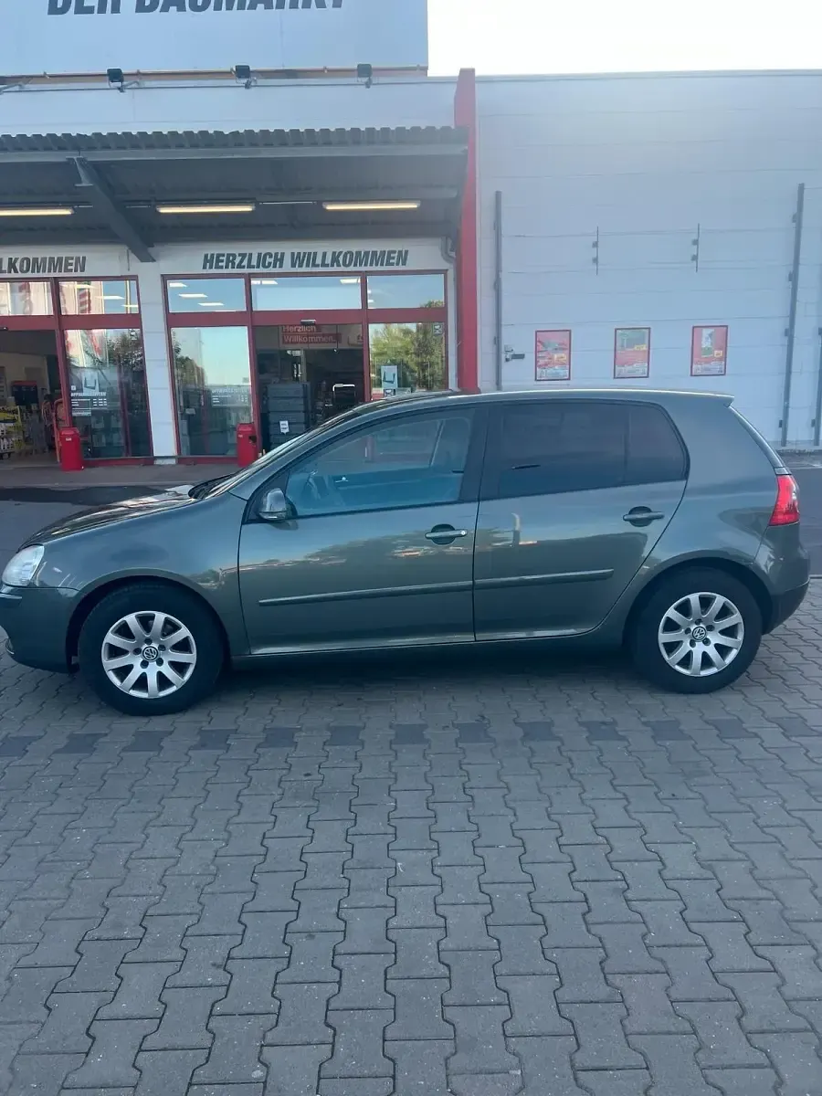 Gebraucht VW Golf V 102 PS (75 kW) 2005 Grau Kleinwagen