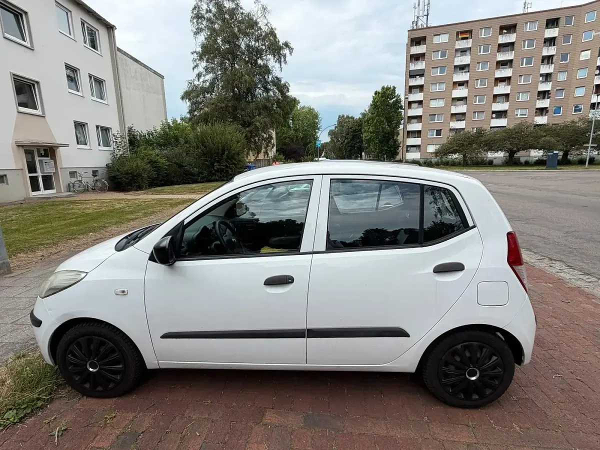 Gebraucht Hyundai i10 67 PS (49 kW) 2010 Weiß Kleinwagen