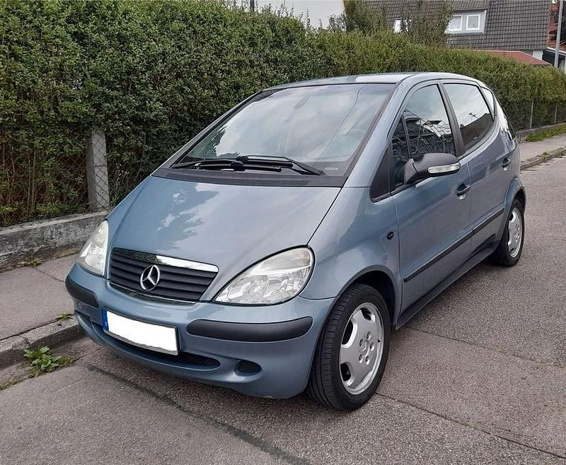 Grau Gebraucht 2004 Mercedes A170 Elegance Limousine | 1.249 € (Guter Preis) - Bild 1/4