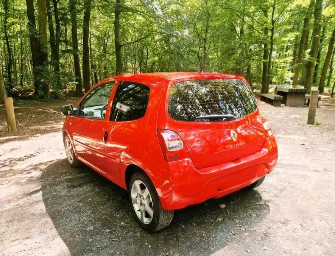 Gebraucht Renault Twingo 70 PS (51 kW) 2011 Rot Kleinwagen