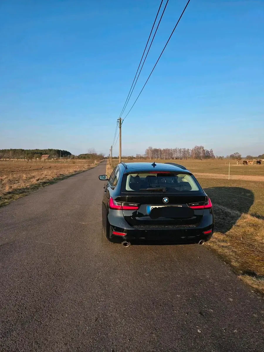 Gebraucht BMW 320 Advantage 184 PS (135 kW) 2021 Schwarz Kombi