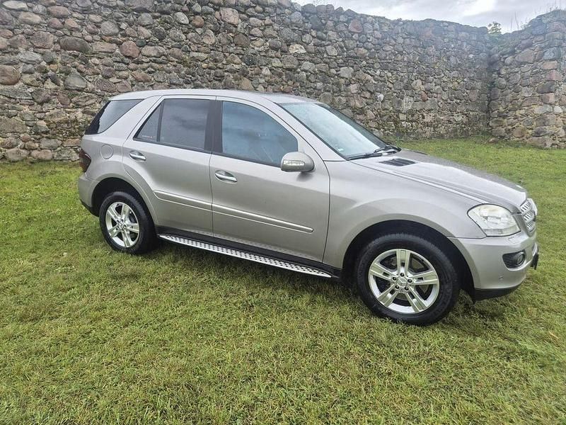 Gebraucht Mercedes ML500 306 PS (225 kW) 2005 Beige SUV