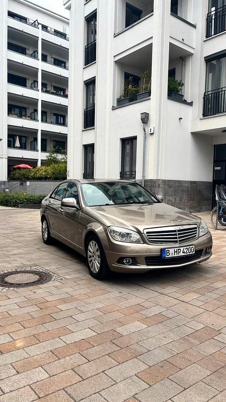 Gold Gebraucht 2009 Mercedes C220 Limousine | 5.500 € (Guter Preis) - Bild 1/4