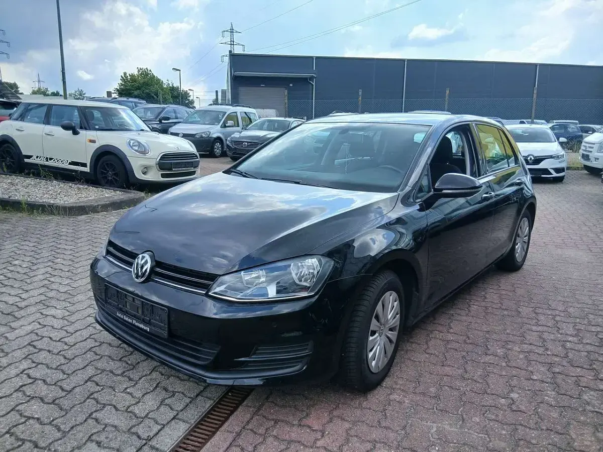 Gebraucht VW Golf VII Trendline 86 PS (63 kW) 2015 Schwarz Kleinwagen