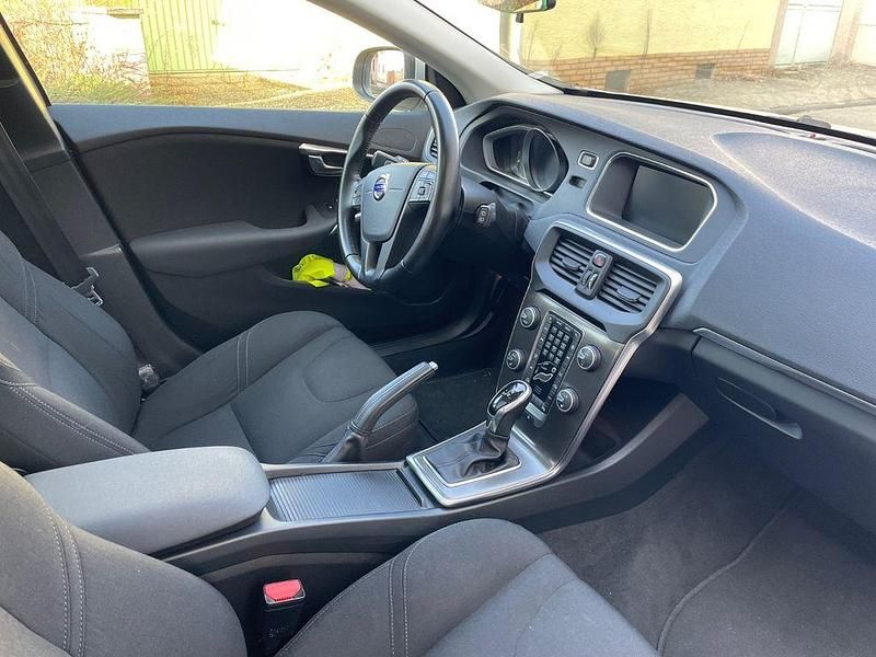 Gebraucht Volvo V40 150 PS (110 kW) 2015 Limousine