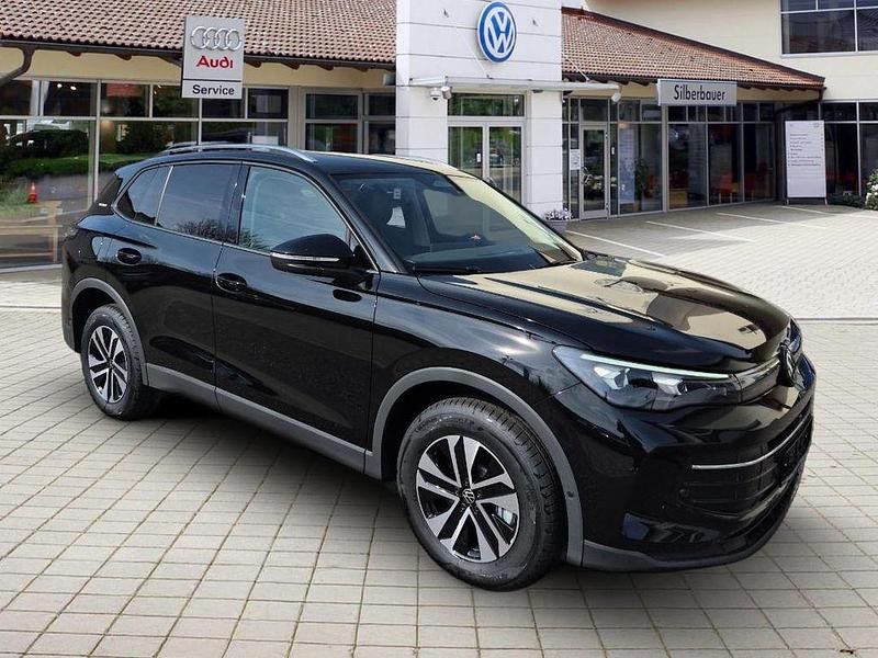 Gebraucht VW Tiguan 193 PS (141 kW) 2026 Schwarz SUV