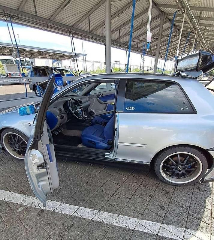 Silber Gebraucht 1998 Audi A3 Attraction Kleinwagen | 2.000 € (Etwas zu teuer) - Bild 1/4