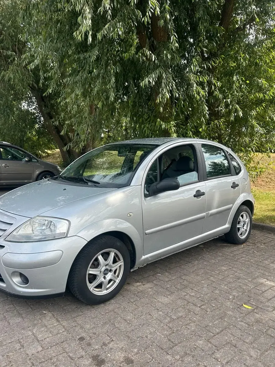 Gebraucht Citroën C3 60 PS (44 kW) 2009 Silber Kleinwagen