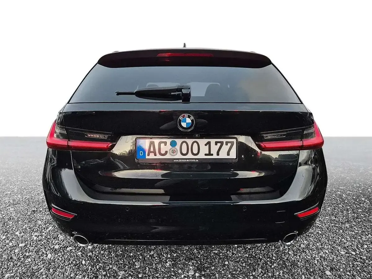 Gebraucht BMW 320 Sport Line 190 PS (139 kW) 2021 Saphirschwarz Kombi