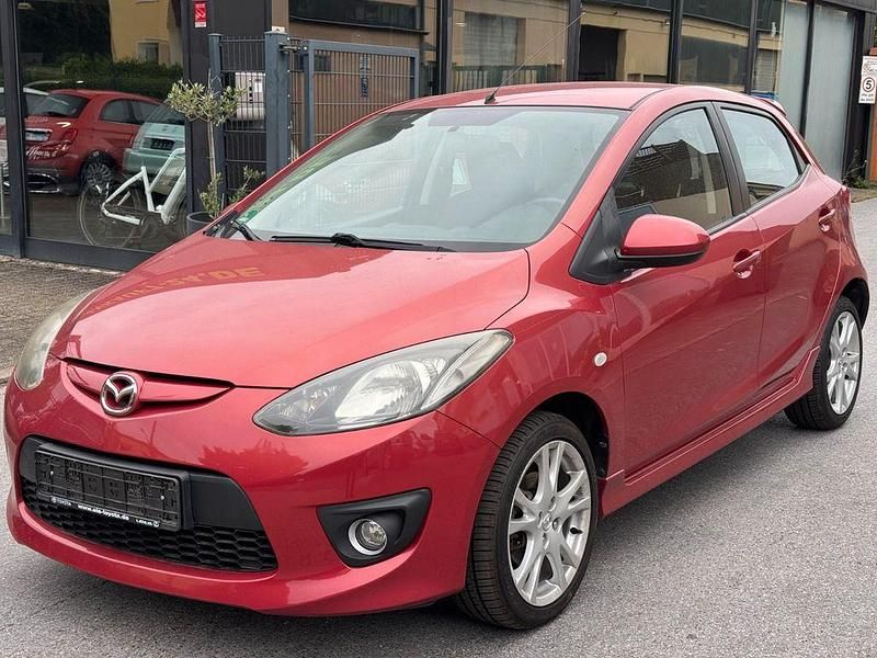 Rot Gebraucht 2009 Mazda 2 Independence Limousine | 5.999 € (Teuer) - Bild 1/4