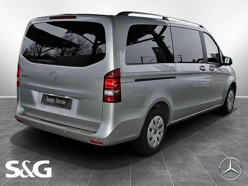 Gebraucht Mercedes V220 163 PS (119 kW) 2020 Silber Van / Kleinbus