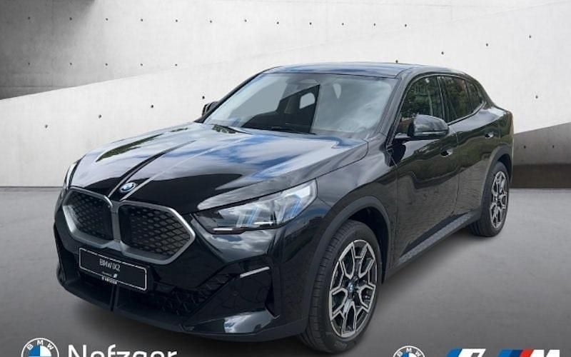 Schwarz Gebraucht 2024 BMW iX2 Performance SUV | 43.515 € (Guter Preis) - Bild 1/4