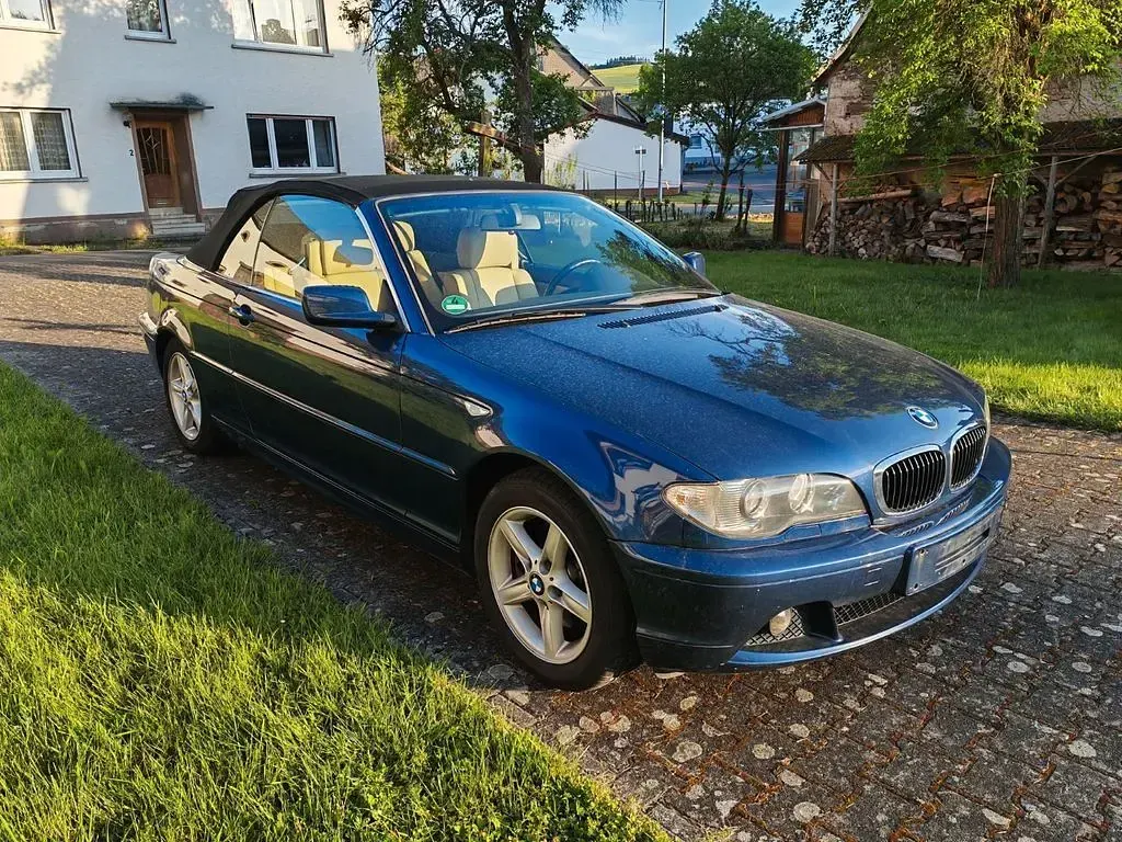 Gebraucht BMW 320 Cabriolet 170 PS (125 kW) 2003 Blau Cabrio