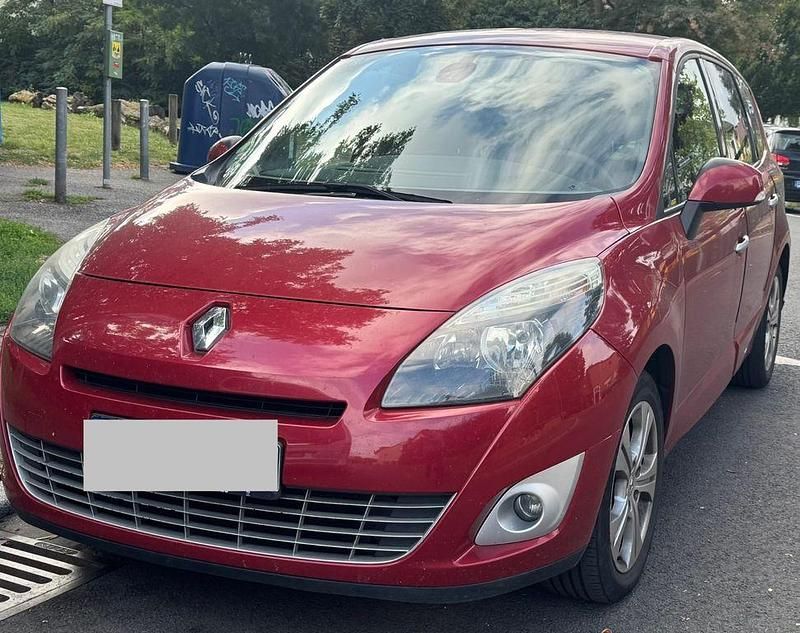 Rot Gebraucht 2010 Renault Grand Scénic III Dynamique Van / Kleinbus | 2.299 € (Guter Preis) - Bild 1/4