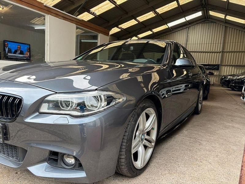 Grau Gebraucht 2016 BMW 550 M Sport Limousine | 19.950 € - Bild 1/4