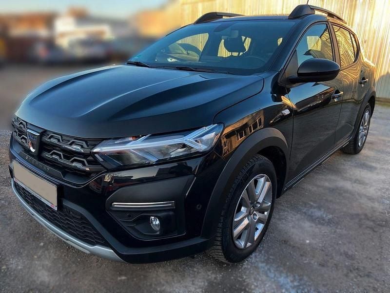 Gebraucht Dacia Sandero Expression 101 PS (74 kW) 2022 Schwarz SUV