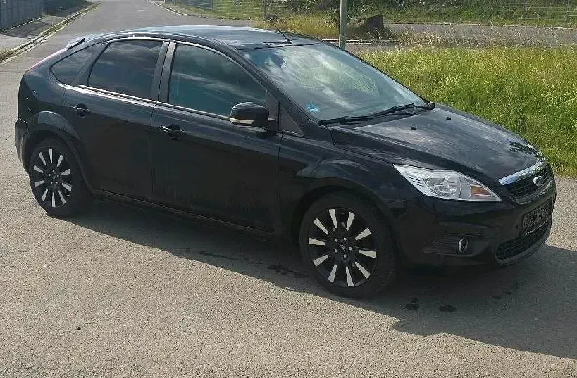 Gebraucht Ford Focus 125 PS (91 kW) 2009 Schwarz Limousine