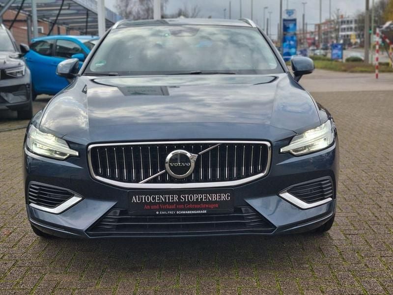Gebraucht Volvo V60 455 PS (334 kW) 2022 Blau Kombi