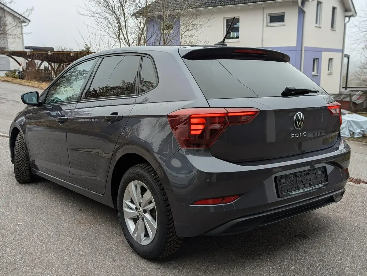 Gebraucht VW Polo Active 95 PS (69 kW) 2022 Grau Kleinwagen