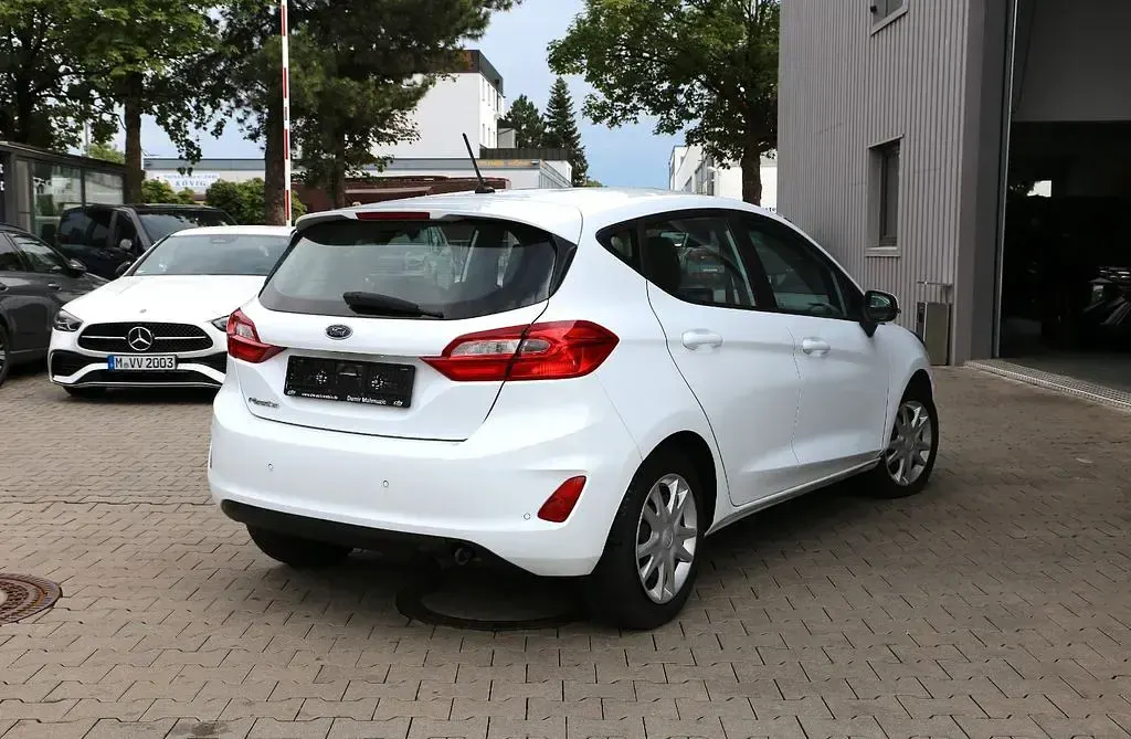 Gebraucht Ford Fiesta 101 PS (74 kW) 2019 Weiß Kleinwagen
