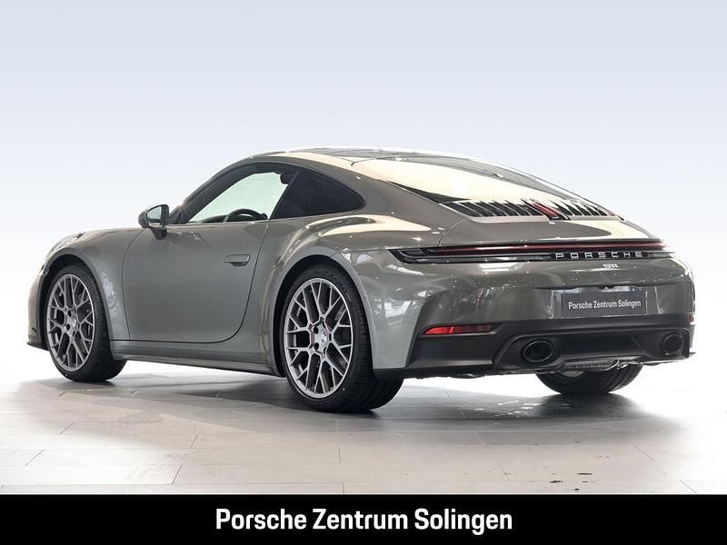 Neu Porsche 911 Carrera Chrono 394 PS (289 kW) 2026 Gruen Coupé