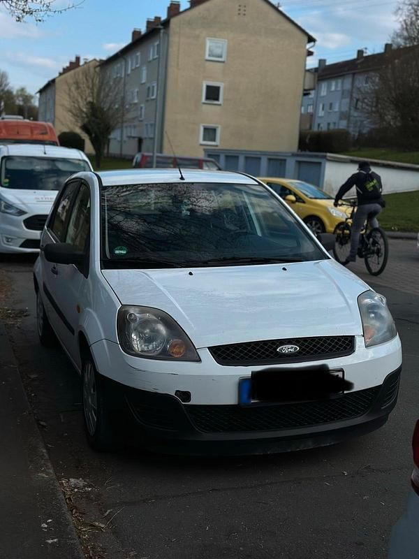 Gebraucht Ford Fiesta 69 PS (50 kW) 2006 Weiß Kleinwagen