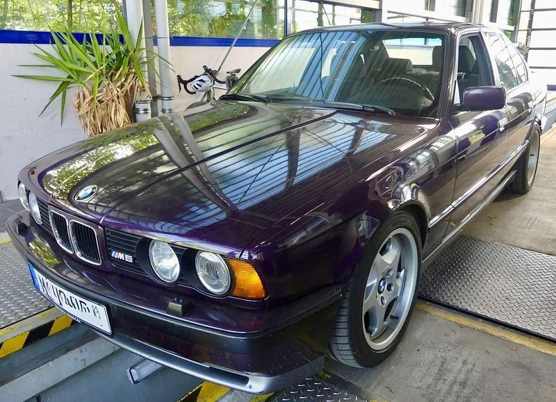 Violet Gebraucht 1992 BMW M5 Competition Edition Limousine | 45.250 € - Bild 1/4