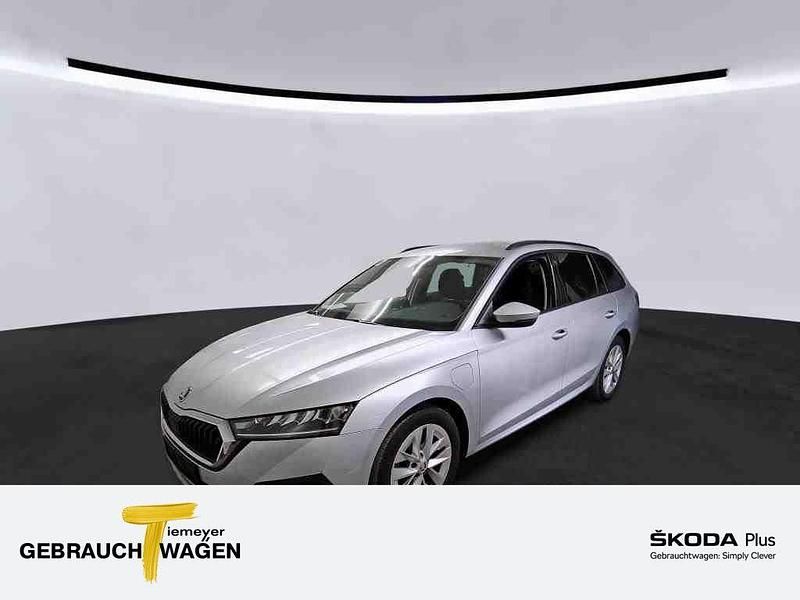 Silber Gebraucht 2022 Skoda Octavia Ambition Kombi | 20.220 € (Guter Preis) - Bild 1/4