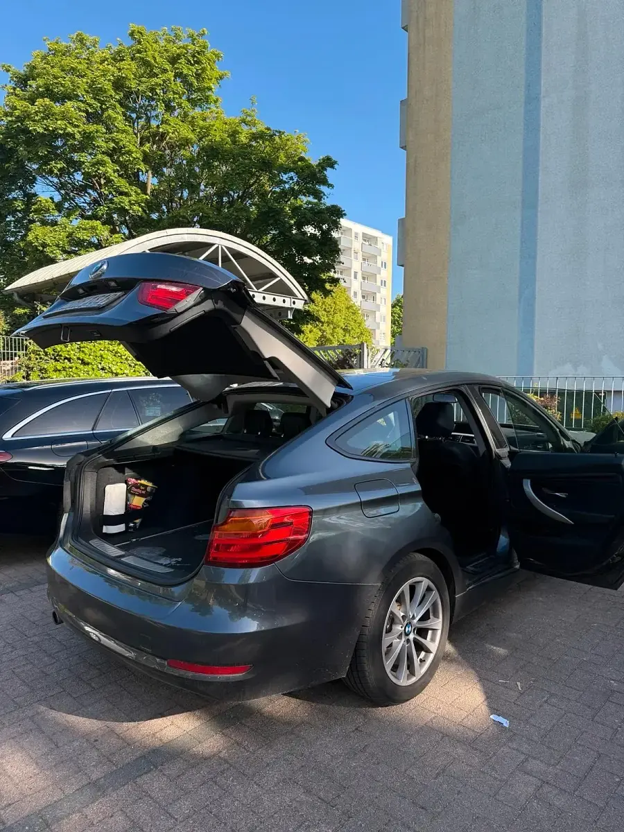 Gebraucht BMW 318 143 PS (105 kW) 2014 Grau Limousine