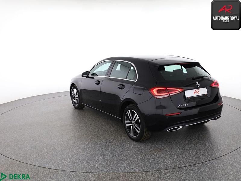 Gebraucht Mercedes A250 Progressive 218 PS (160 kW) 2021 Schwarz Limousine
