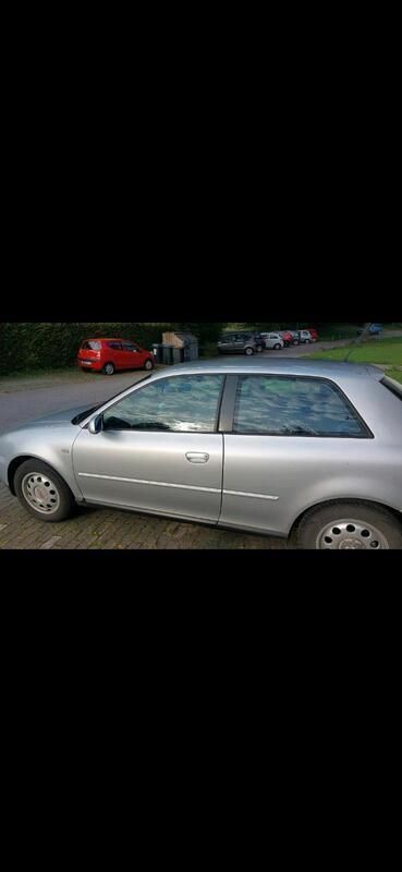 Silber Gebraucht 2000 Audi A3 Kleinwagen | 500 € - Bild 1/3