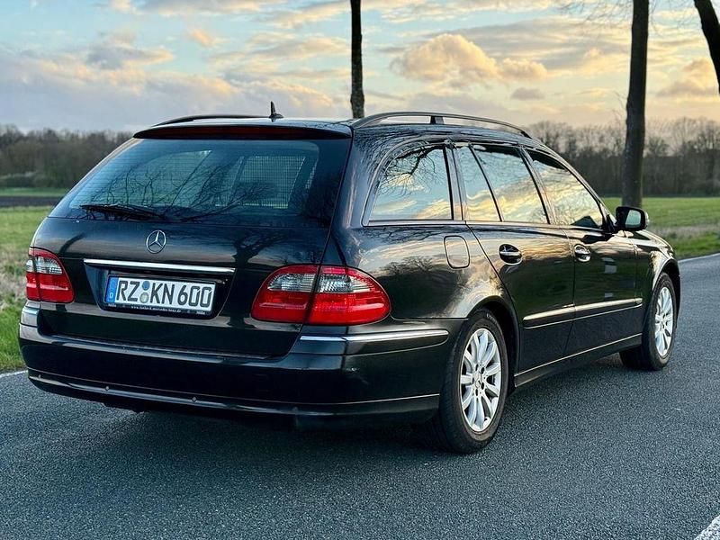 Gebraucht Mercedes E220 Elegance 170 PS (125 kW) 2007 Schwarz Kombi