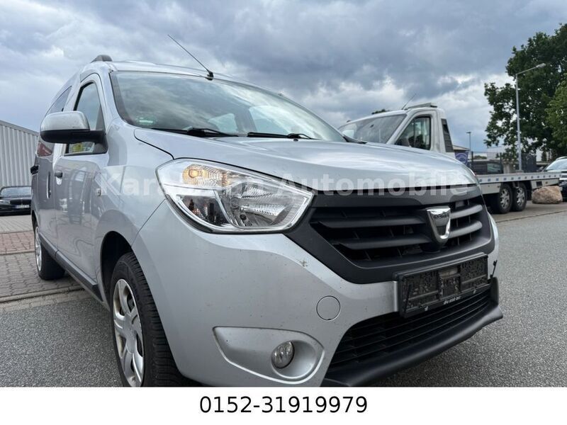 Grau Gebraucht 2013 Dacia Dokker Lauréate Van | 3.999 € (Etwas zu teuer) - Bild 1/4