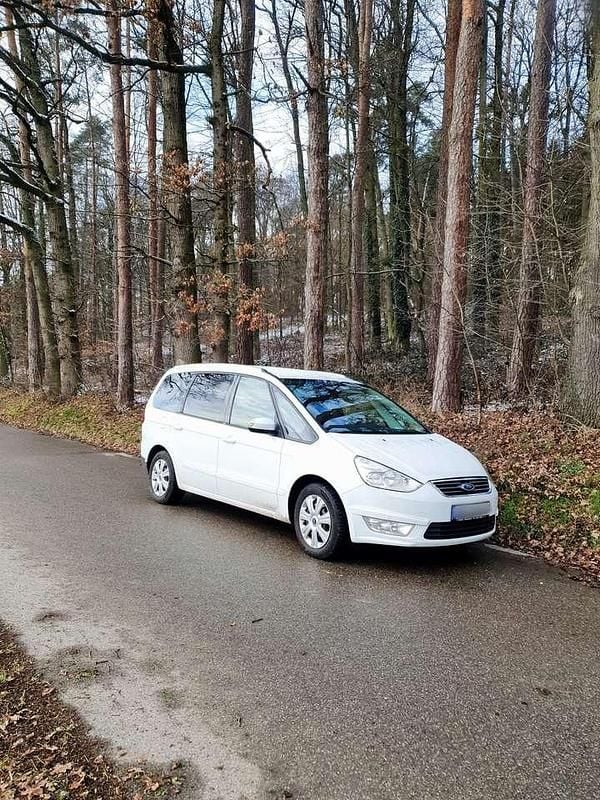 Weiß Gebraucht 2013 Ford Galaxy Titanium Van / Kleinbus | 6.500 € (Fairer Preis) - Bild 1/4