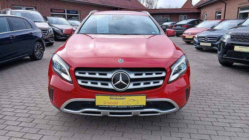 Gebraucht Mercedes GLA200 156 PS (114 kW) 2018 Rot SUV