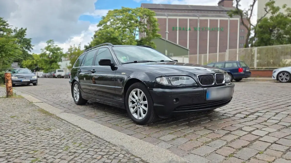 Gebraucht BMW 318 143 PS (105 kW) 2004 Schwarz Kombi