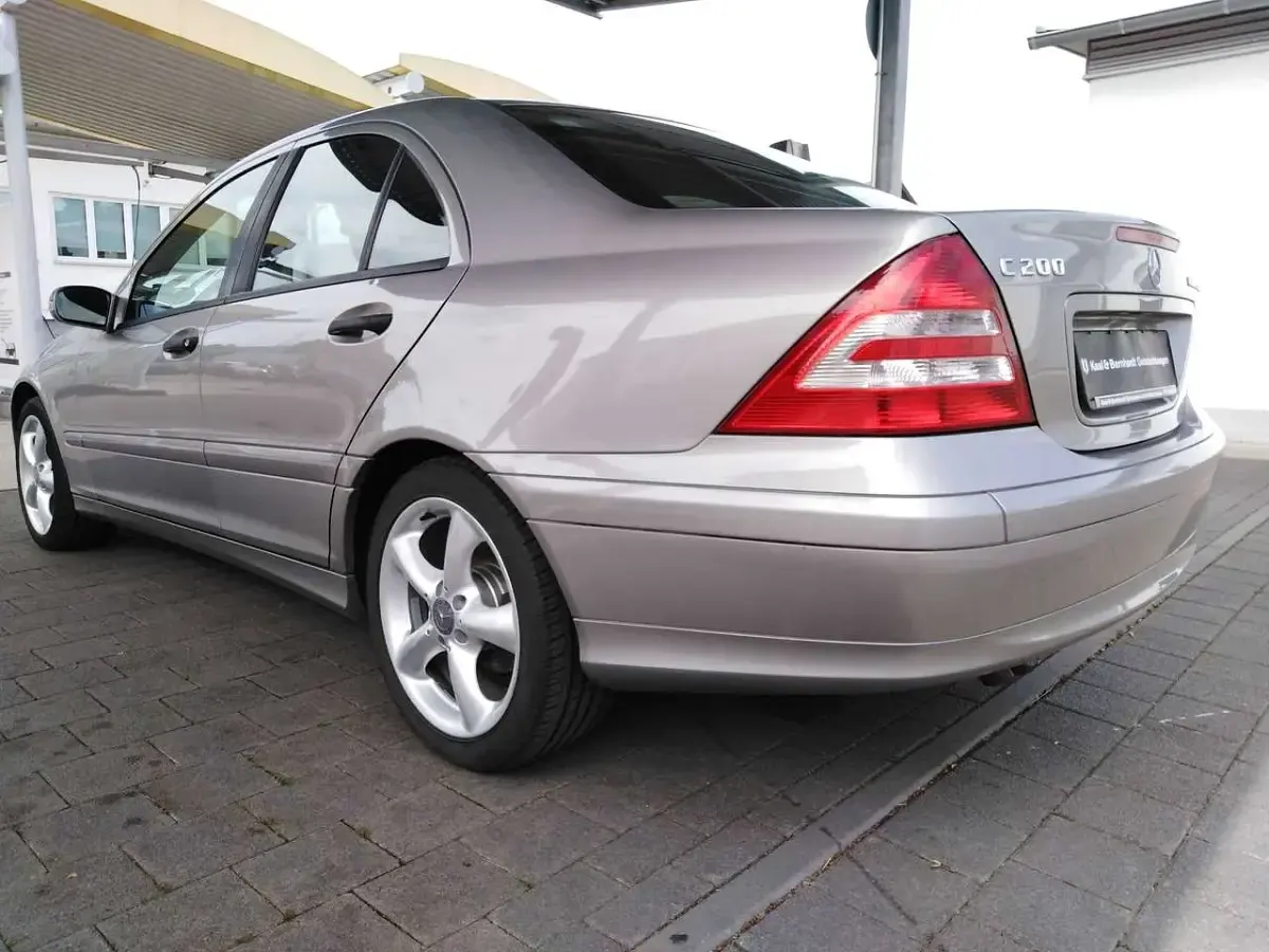 Gebraucht Mercedes C200 163 PS (119 kW) 2006 Cubanitsilber  metallic Limousine
