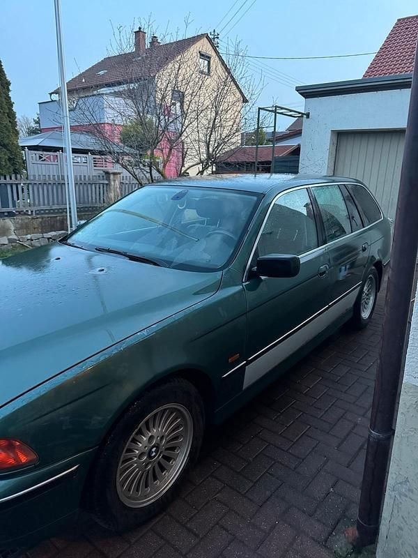Gebraucht BMW 540 289 PS (212 kW) 1999 Grün Kombi