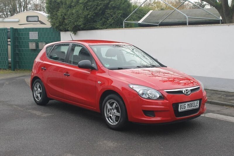 Gebraucht Hyundai i30 Classic 109 PS (80 kW) 2008 Rot Limousine
