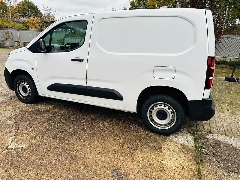 Gebraucht Citroën Berlingo 102 PS (75 kW) 2021 Weiß Van / Kleinbus