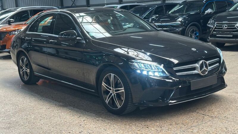 Gebraucht Mercedes C200 160 PS (117 kW) 2020 Schwarz Limousine