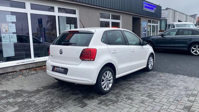Second-hand VW Polo Style 69 CP (50 kW) 2011 Alb Berlinǎ