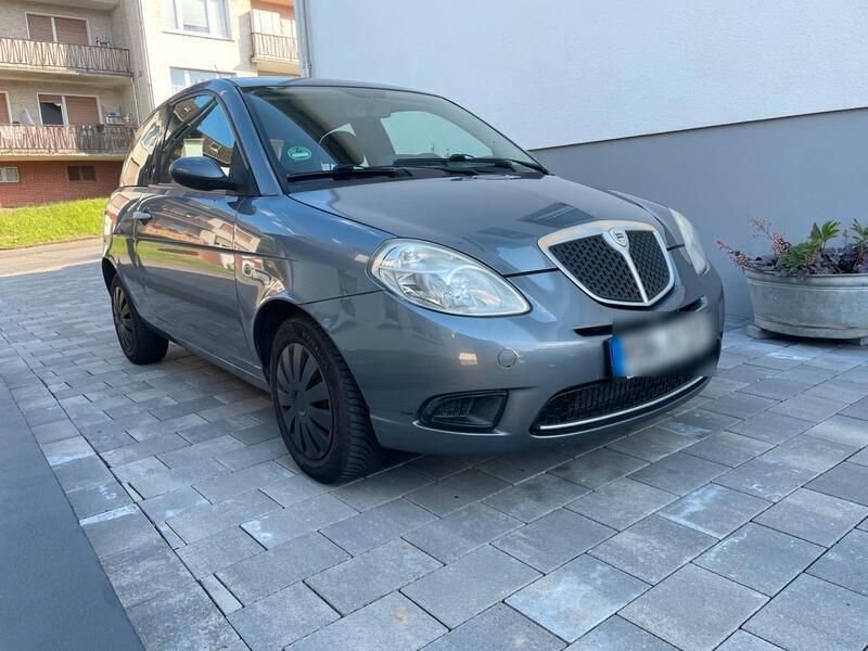 Grau Gebraucht 2007 Lancia Ypsilon Kleinwagen | 1.799 € (Fairer Preis) - Bild 1/4
